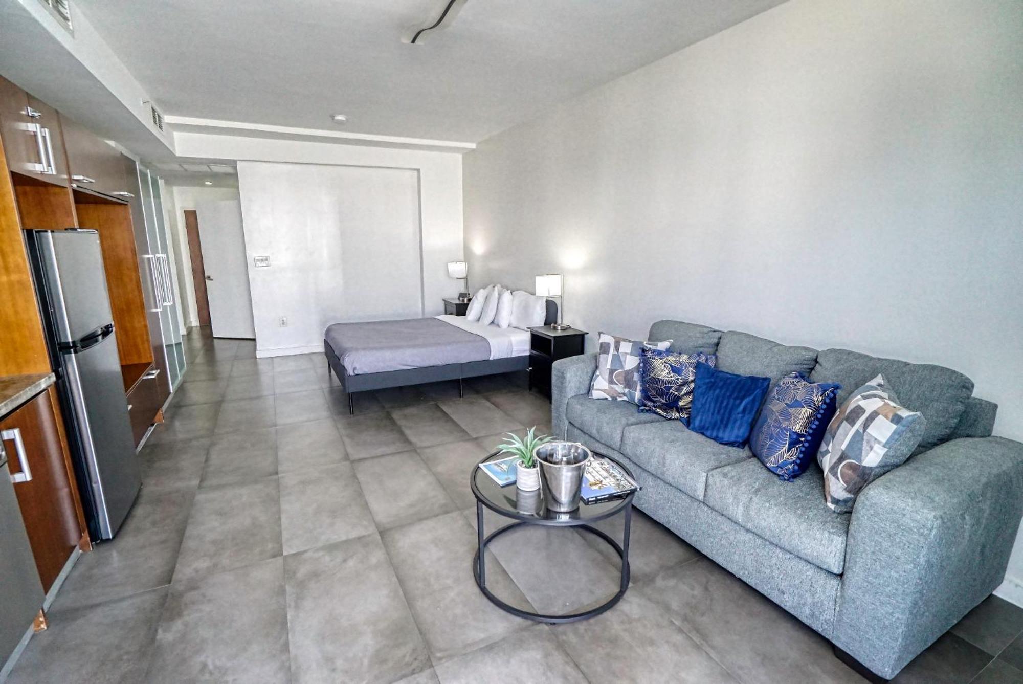 Deluxe Apartments At The Congress Miami Beach Zewnętrze zdjęcie